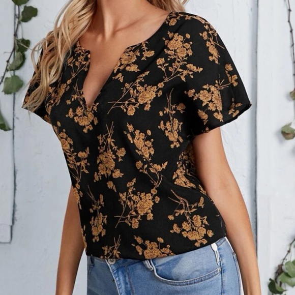 Floral V-Neck Blouse - Picture 2 of 5